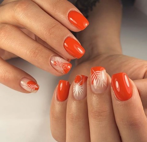 Оранжевый маникюр 2020