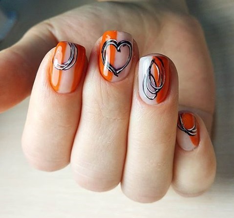 Оранжевый маникюр 2020