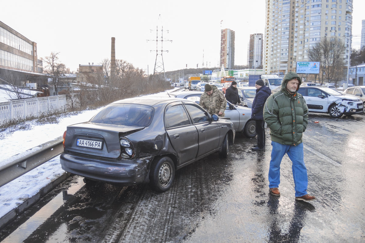 Масштабное ДТП в Киевев