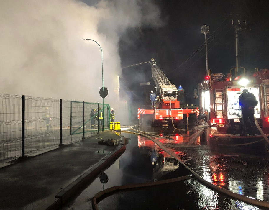 В Петропавловской Борщаговке горел Мебельный городок