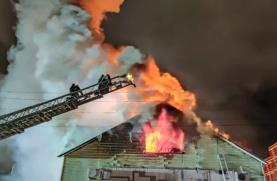 В Петропавловской Борщаговке горел Мебельный городок