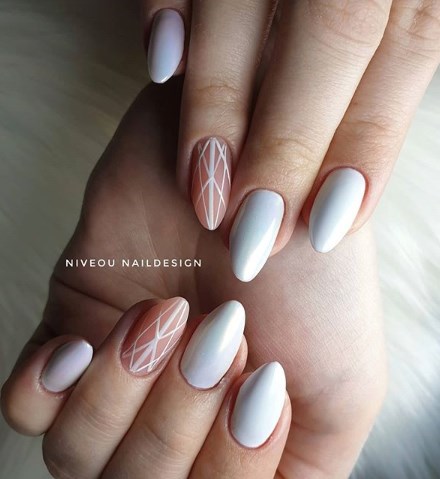 Белый маникюр 2020