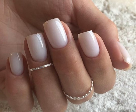 Белый маникюр 2020