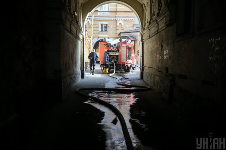 Во время пожара в Минкульте спасены четыре человека Во время пожара в Минкульте спасены четыре человека