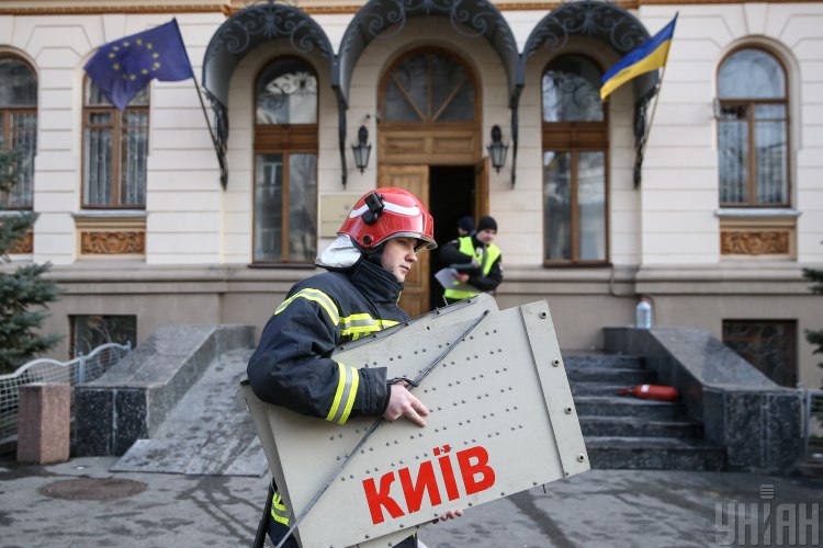 Во время пожара в Минкульте спасены четыре человека Во время пожара в Минкульте спасены четыре человека