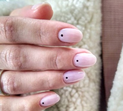 Маникюр минимализм 2020