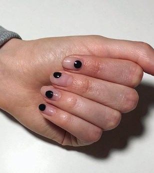 Маникюр минимализм 2020