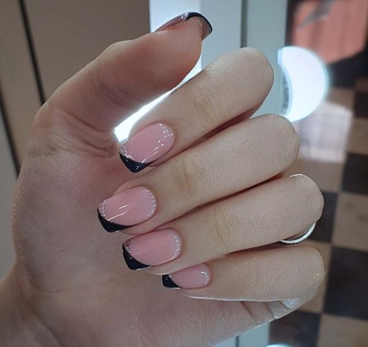 Маникюр минимализм 2020