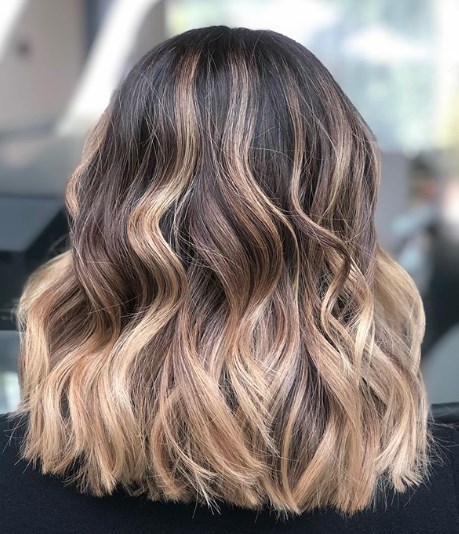 Стрижки на средние волосы