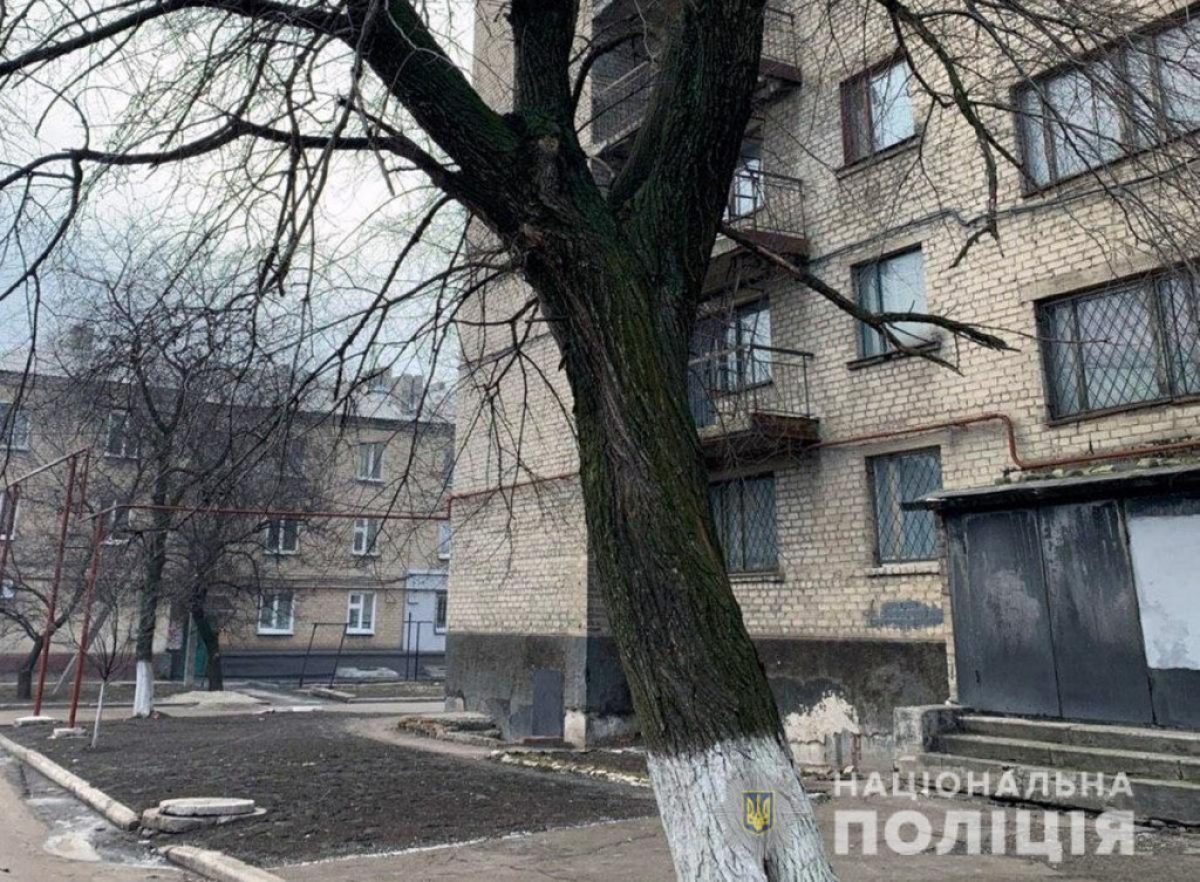 Окна мариуполь. Общежитие в Донбассе. Общежитие Мариуполь. Мариуполь из окна. Общежитие в Доброполье.