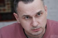 Не стримався: Олег Сенцов сходив на могильну плиту Путіна