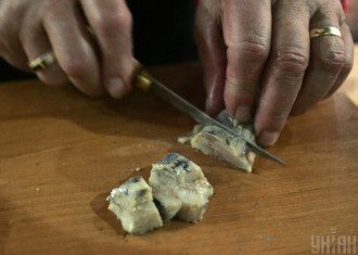 Диетолог поделилась, что один из главных источников йода - сельдь Диетолог поделилась, что один из главных источников йода - сельдь