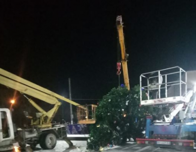 Перед Новым годом 2020 в Дунаевцах рухнула главная елка - Новости Украина
