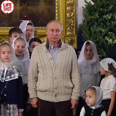 "Старый развратник": в Сети троллят Путина из-за нового имиджа