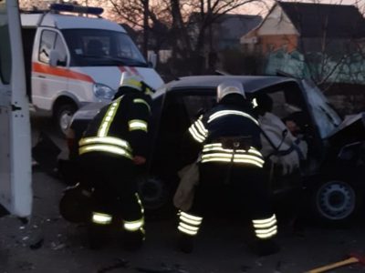 В Никополе произошла авария с участием Икаруса и двух авто, есть жертва