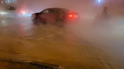 Хлынула горячая вода: в Киеве затопило огромный торговый центр – фото