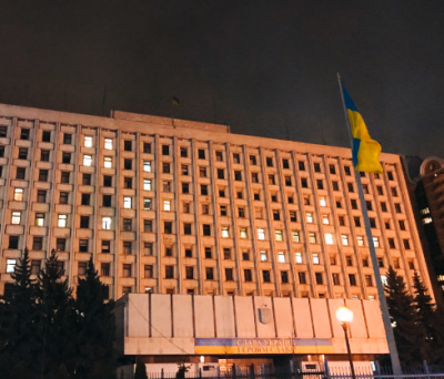 Журналисты узнали, что в здании ЦИК сегодня парень получил смертельное ранение - Новости Киева