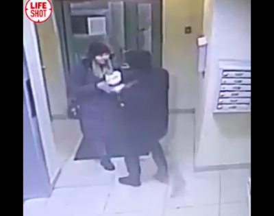 Мужчина поджидал свою жертву в подъезде 