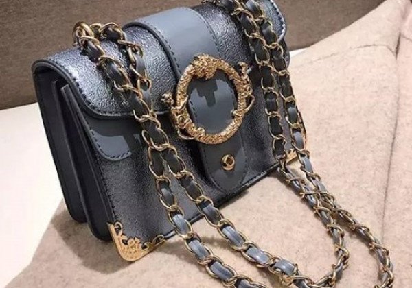 Модные сумки 2020 весна: в моде сумки с крупными пряжками и сумки-слинги фото