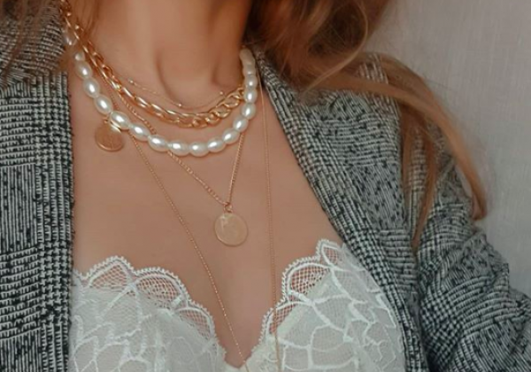 Модные украшения 2020: стилист рассказала, как быть в тренде в этом году