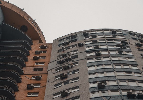 "Яма по форме тела": в Киеве при загадочных обстоятельствах погиб мужчина