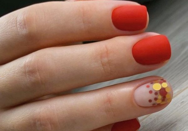 Матовые ногти 2020 - нежный нюдовый маникюр и стильный матовый френч фото