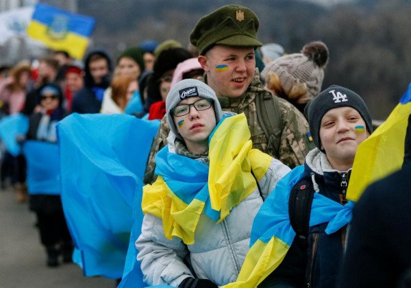 День соборности Украины: в Киеве активисты создали живой символ единства