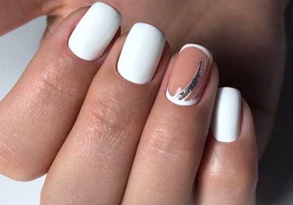 Белый маникюр 2020 – красивый маникюр минимализм и перламутр фото