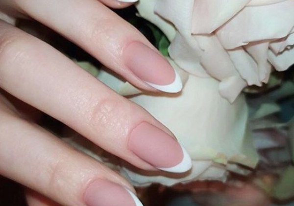 Нежнейший маникюр 2020 весна - роскошный френч и пудровые ногти фото