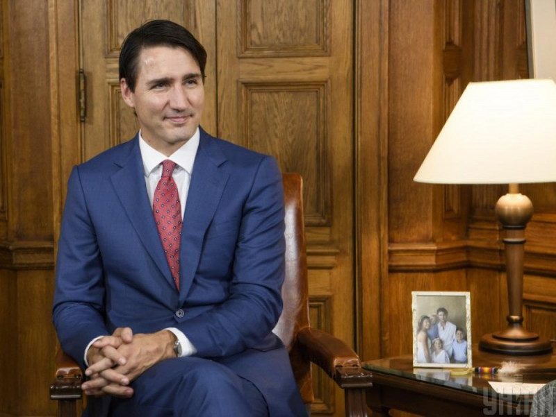 Трюдо попросили помочь Украине из-за наращивания войск РФ у ее границ