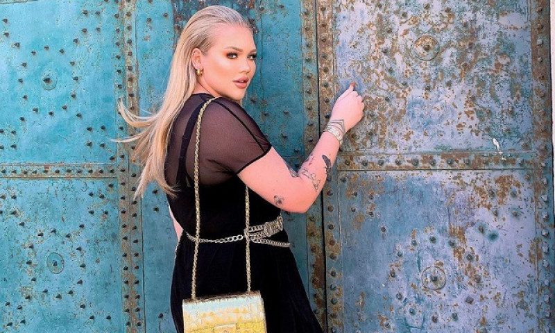 Знаменитая блогерша оказалась трансгендером