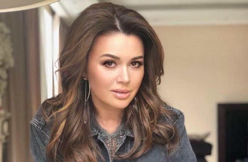 Стало известно о состоянии Анастасии Заворотнюк после операции