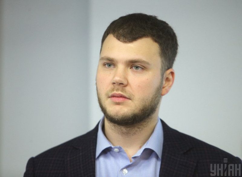 У Кабміні розповіли подробиці руху поїздів та роботи аеропортів під час карантину