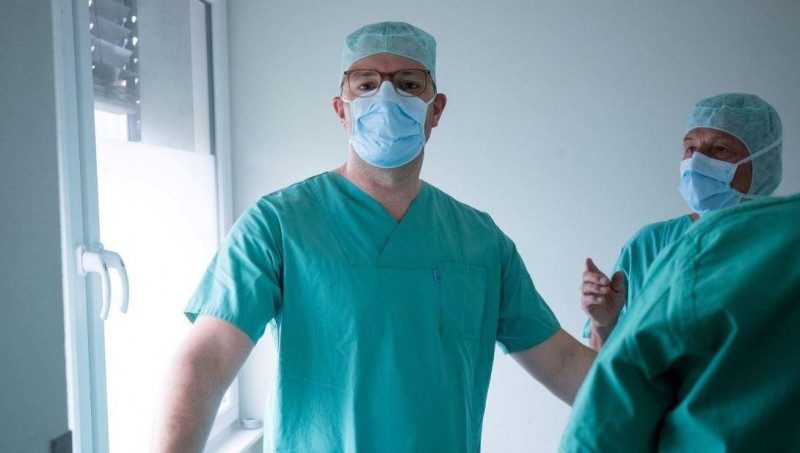 В РФ "прировняли" вирус из Китая к ВИЧ и чуме, а в Италии заявили о "глобальном открытии"