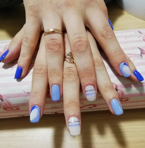 Синий маникюр 2020