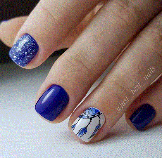 Синий маникюр 2020