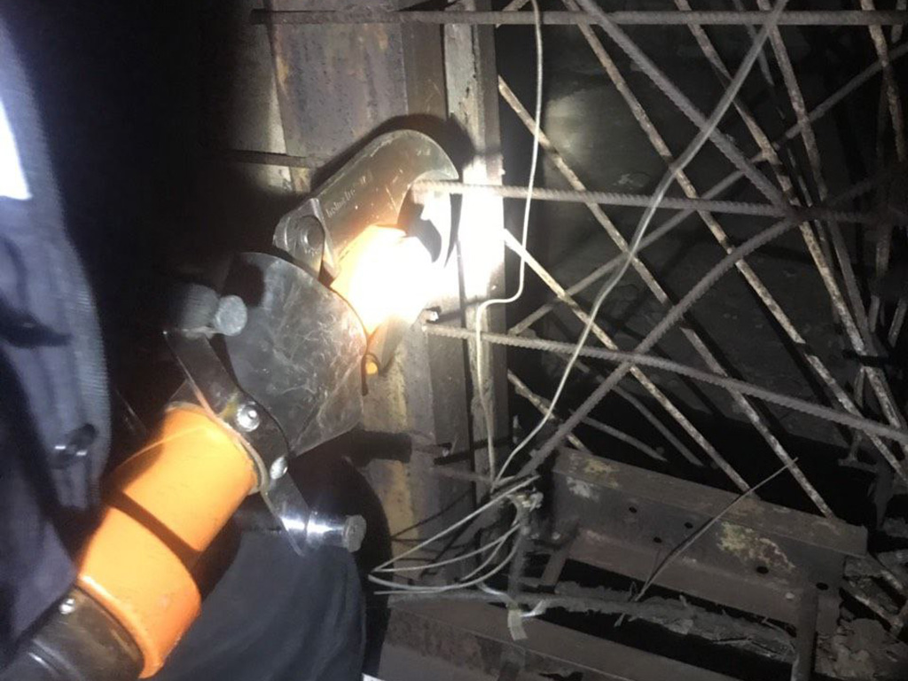 В Кривом Роге в вентиляционный ствол шахты упали экстремалы и погибли