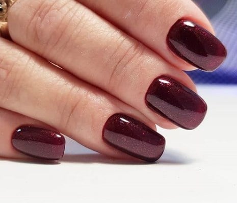 Бордовий манікюр 2020