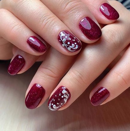 Бордовий манікюр 2020
