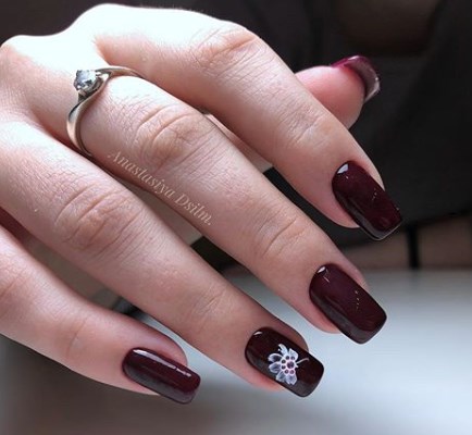 Бордовий манікюр 2020