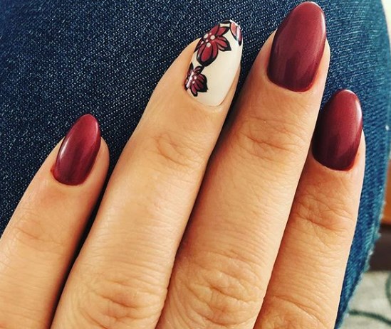 Бордовий манікюр 2020