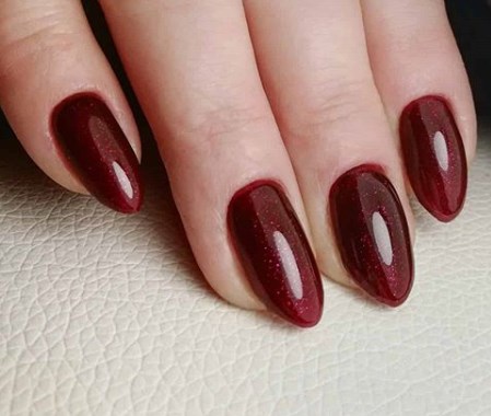 Бордовий манікюр 2020