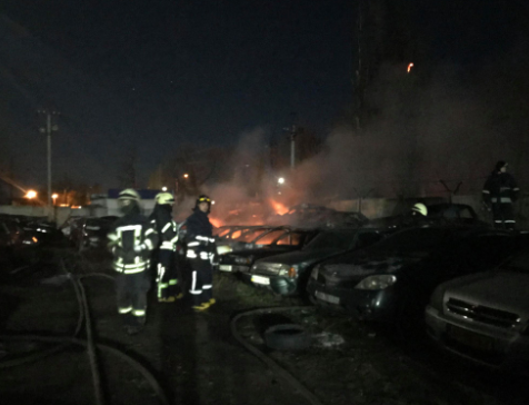 В Одессе произошел пожар на штрафплощадке, сгорели 20 авто В Одессе произошел пожар на штрафплощадке, сгорели 20 авто