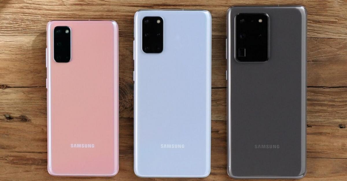 Дизайн всех трех смартфонов серии Galaxy S20