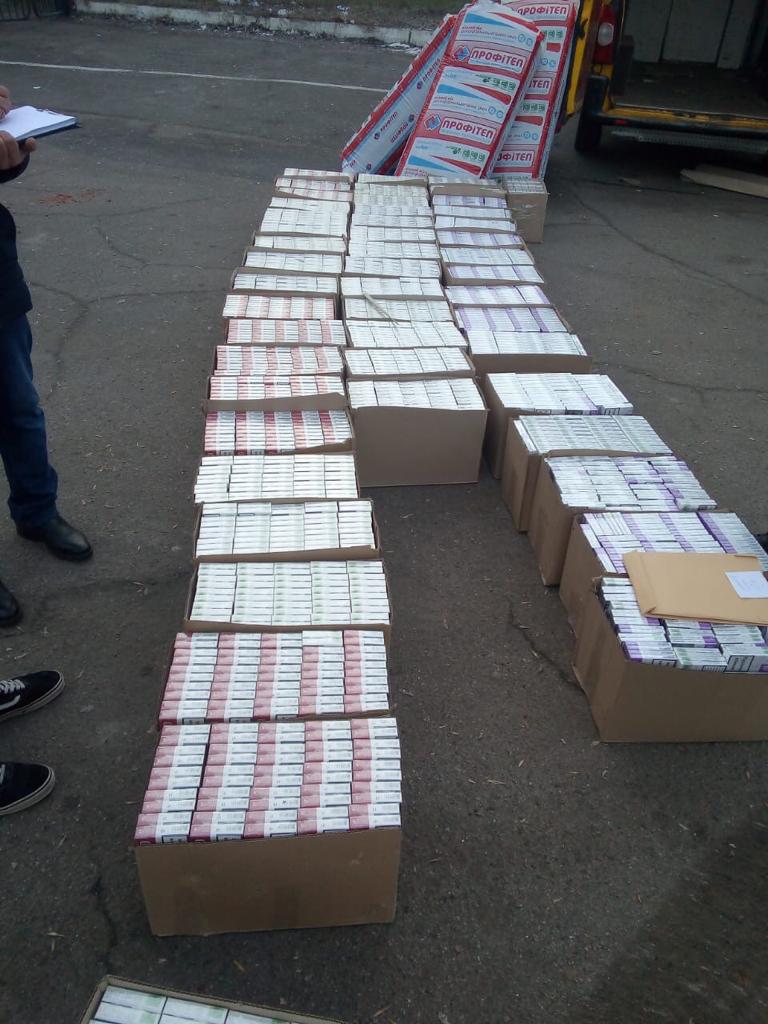 Українські військовослужбовці налагодили контрабанду сигарет з ЛДНР