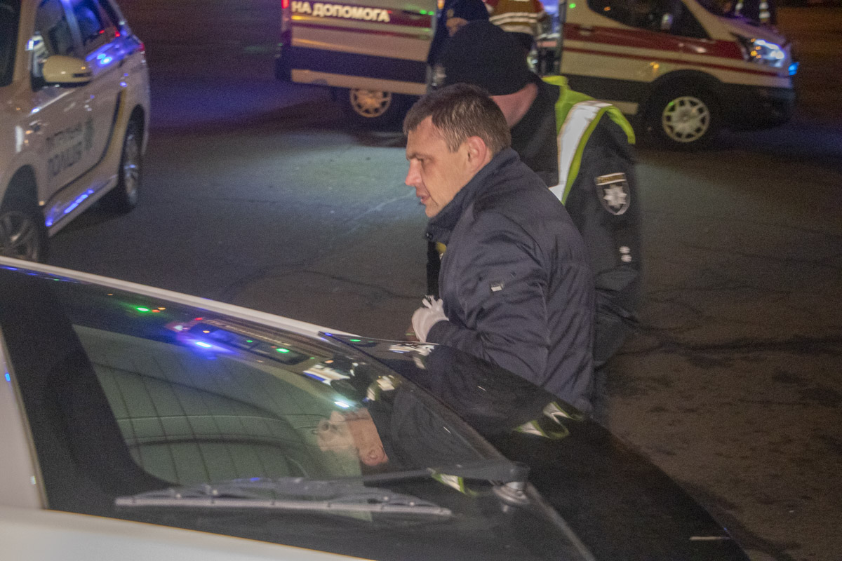 Вночі у Києві п'яний таксист Uber протаранив авто: три дівчини - у лікарні Вночі у Києві п'яний таксист Uber протаранив авто: три дівчини - у лікарні