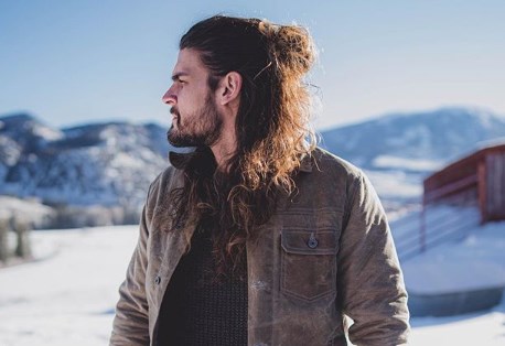 Чоловічі зачіски на довге волосся 2020 Чоловічі зачіски на довге волосся 2020