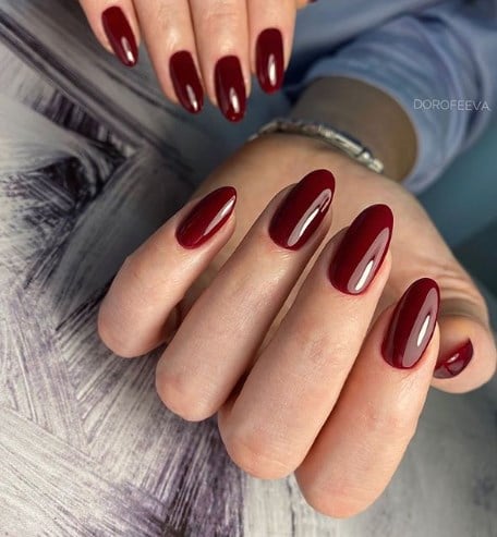 Бордовий манікюр 2020