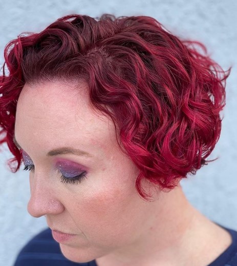 Жіночі стрижки для круглого обличчя