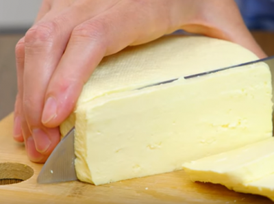 Журналистка сообщила, что настоящее масло не желтое - Настоящее масло в Украине Журналистка сообщила, что настоящее масло не желтое - Настоящее масло в Украине